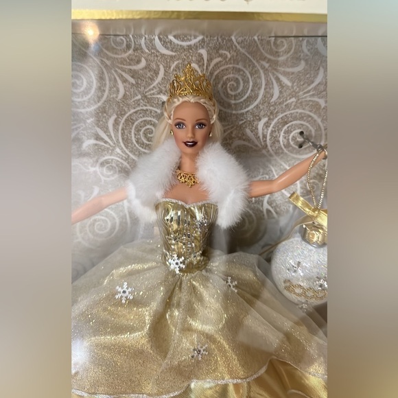 Cinderella Celebration 2000 Edition Barbie - Picture 7 of 9